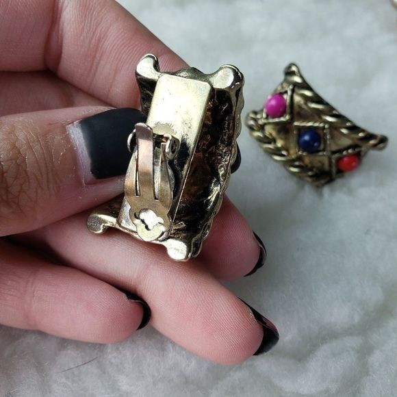 Clip-on earnings with tri-colored stones - Picture 4 of 4